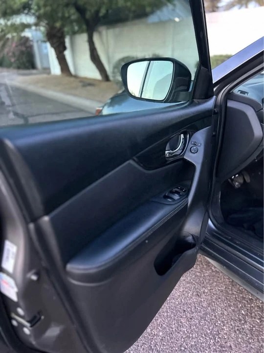 2017 Nissan Rogue - Image 13 of 16