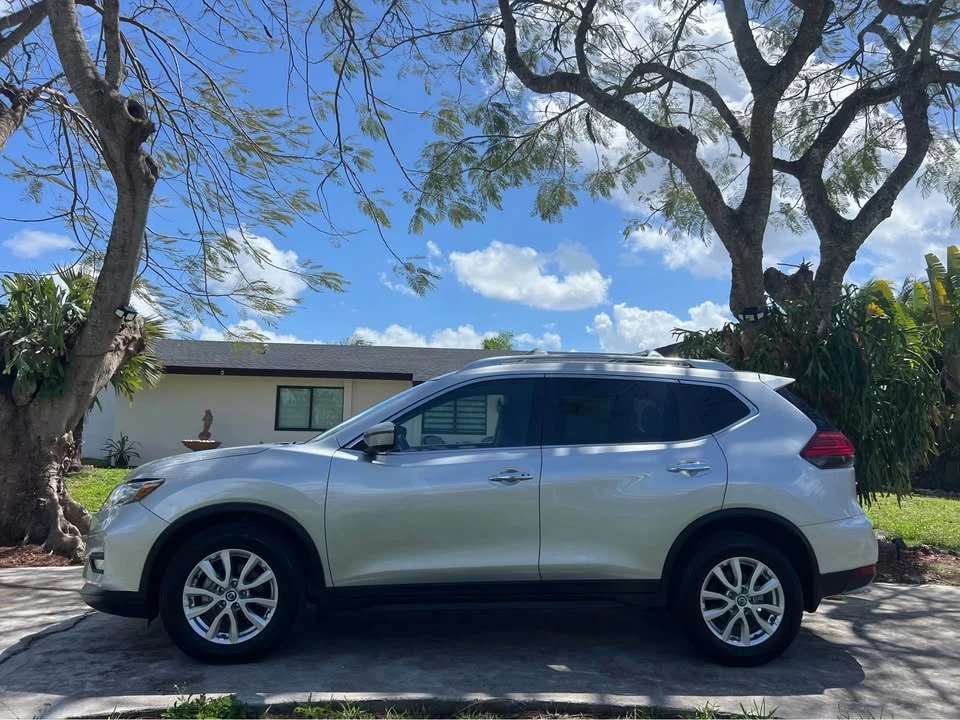 2017 Nissan Rogue - Image 3 of 15