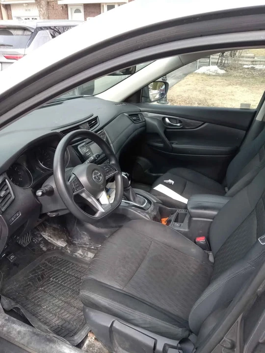 2017 Nissan Rogue - Image 4 of 5