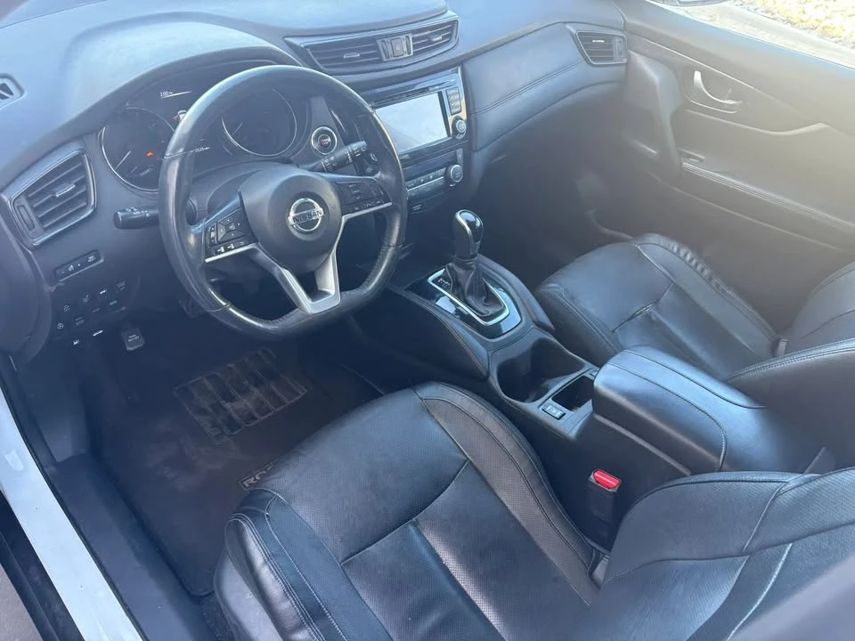 2017 Nissan Rogue - Image 9 of 13