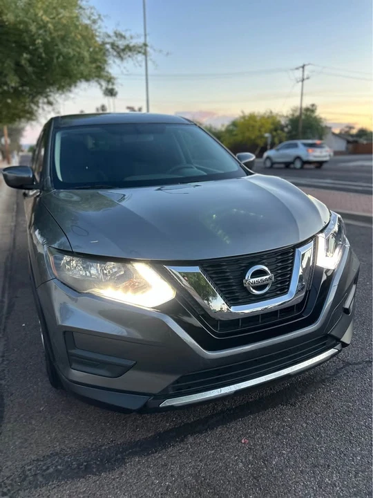 2017 Nissan Rogue - Image 2 of 16