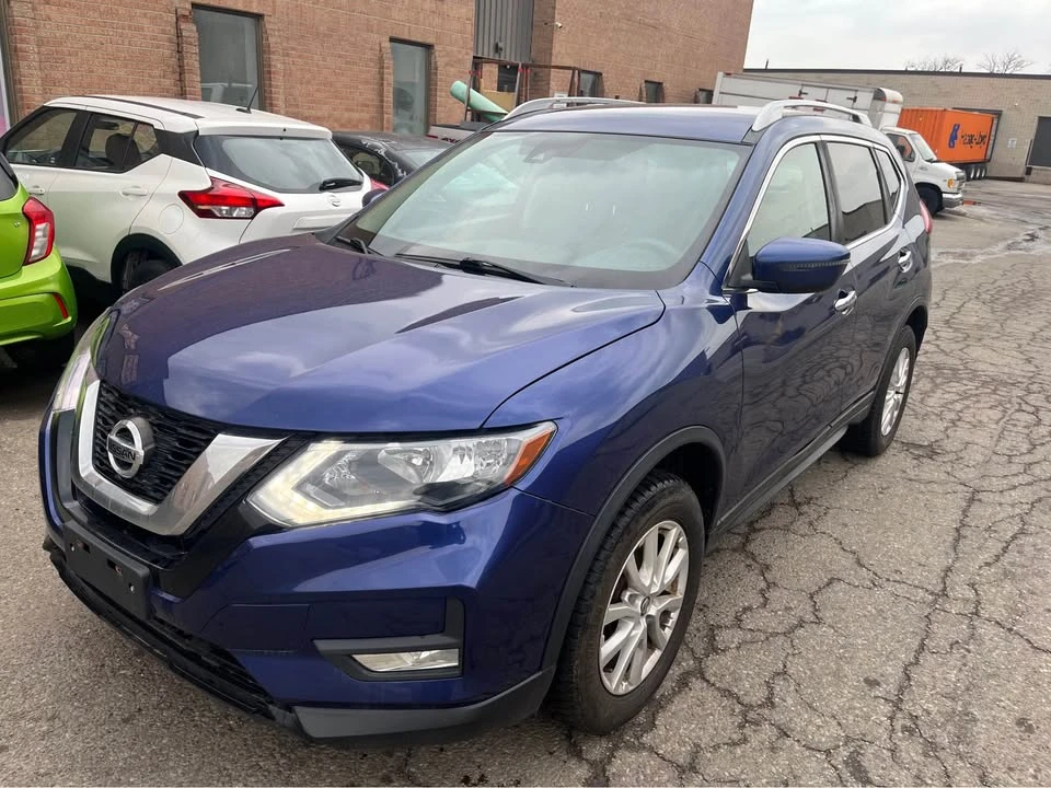 2017 Nissan Rogue - Image 2 of 10