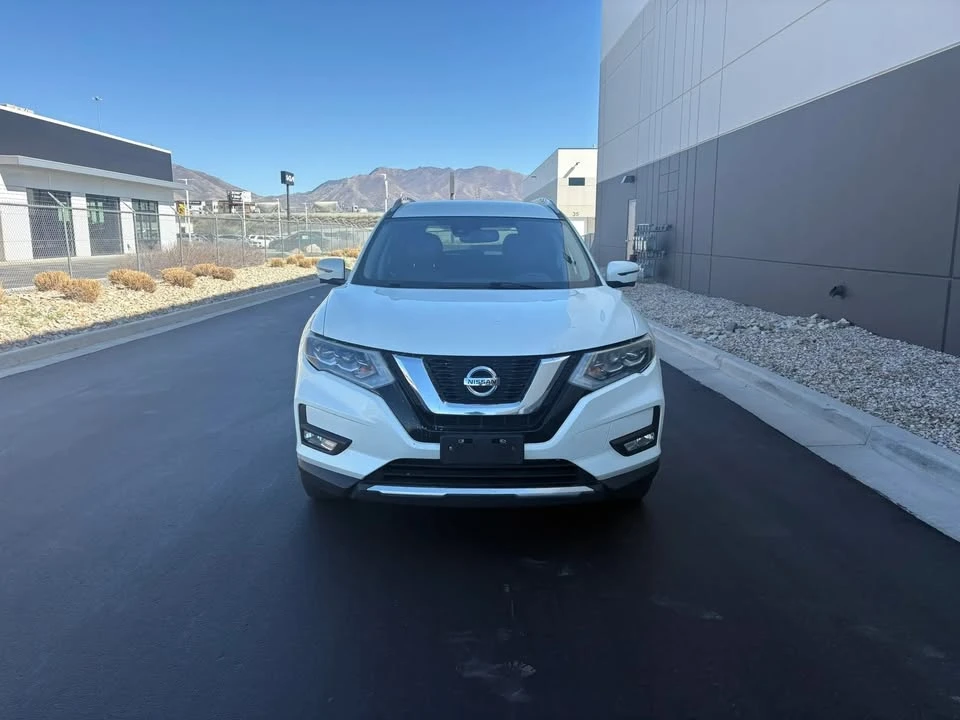 2017 Nissan Rogue - Image 2 of 13