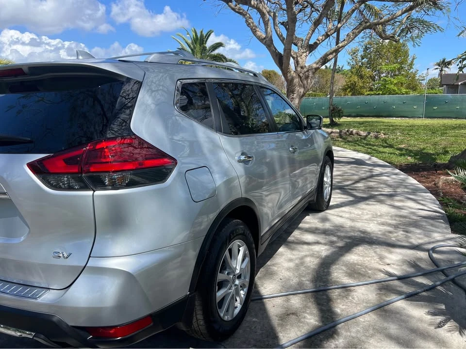 2017 Nissan Rogue - Image 6 of 15
