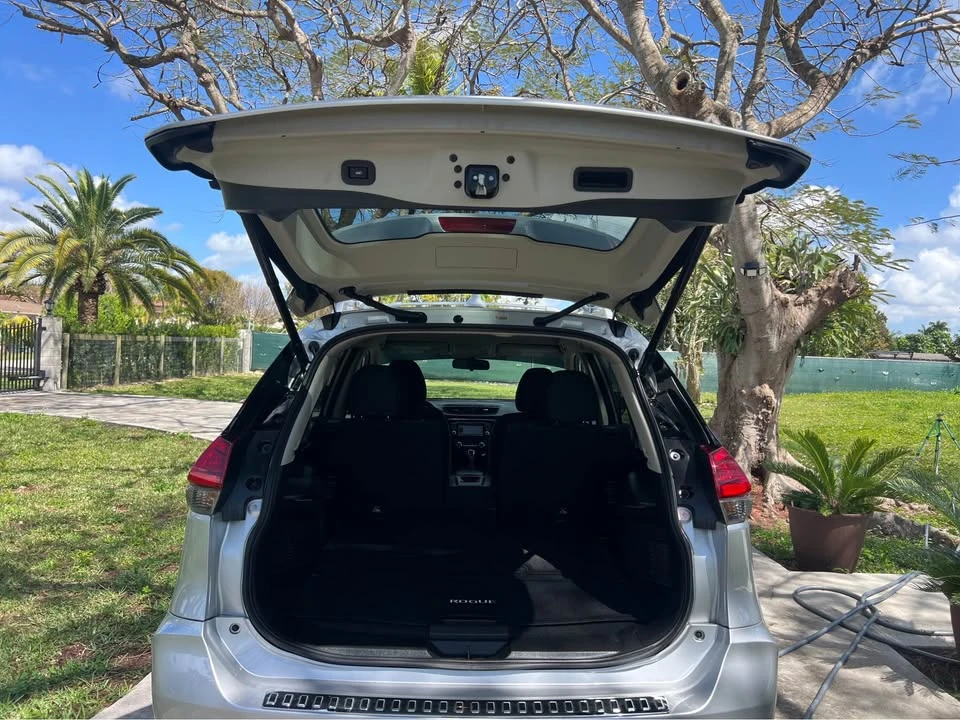 2017 Nissan Rogue - Image 12 of 15