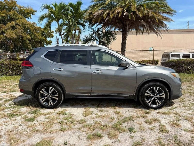 2017 Nissan Rogue - Image 2 of 19