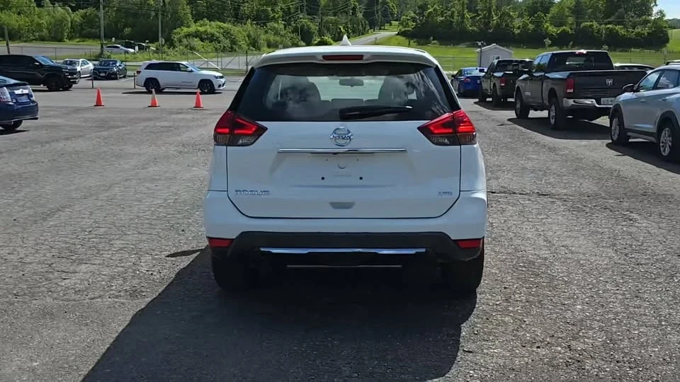 2017 Nissan Rogue - Image 3 of 8