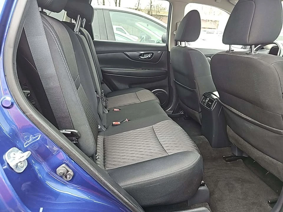 2017 Nissan Rogue - Image 5 of 6