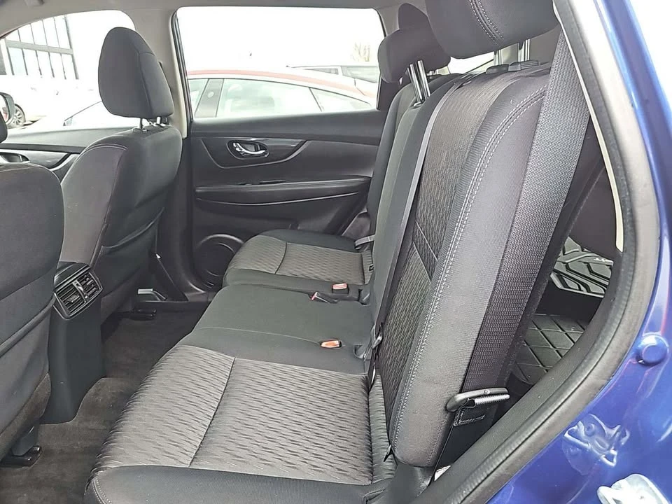 2017 Nissan Rogue - Image 4 of 6