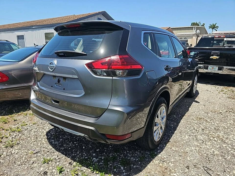 2017 Nissan Rogue - Image 2 of 12