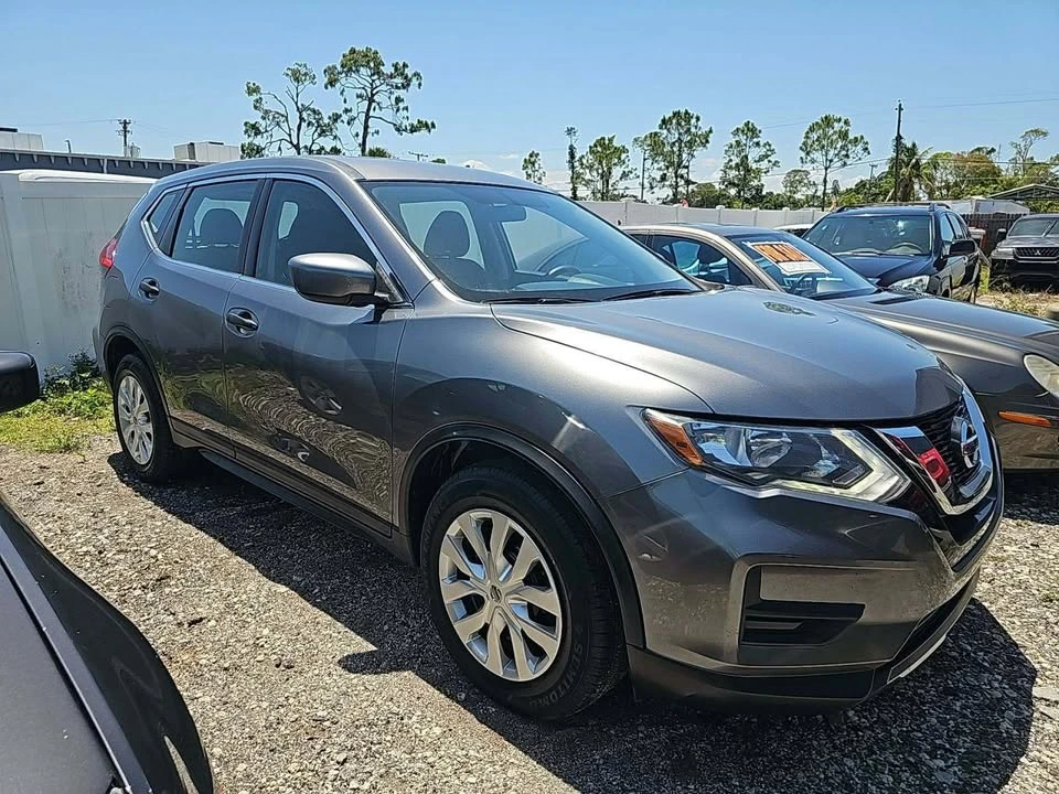 2017 Nissan Rogue - Image 3 of 12