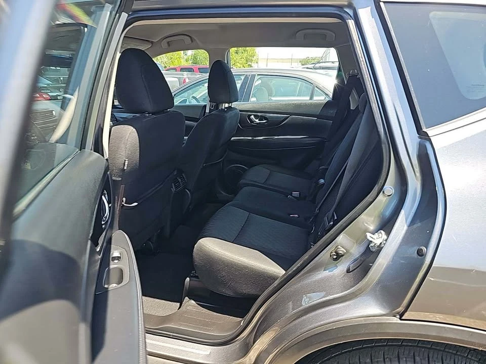2017 Nissan Rogue - Image 7 of 12