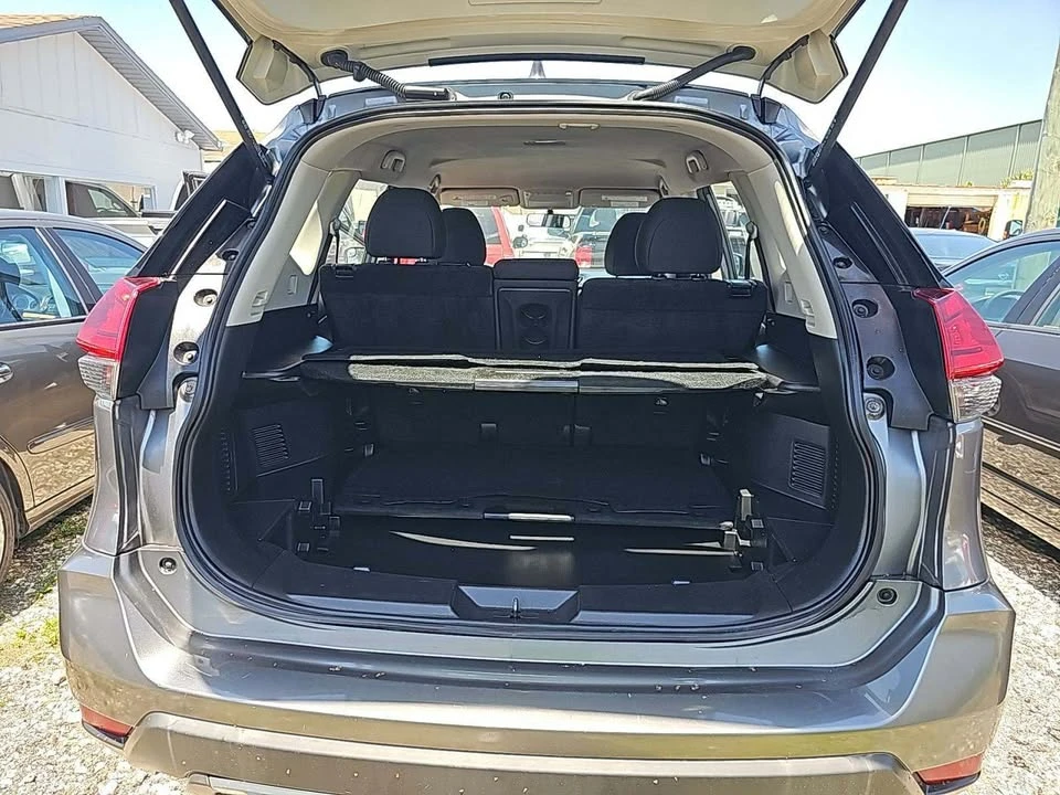 2017 Nissan Rogue - Image 9 of 12
