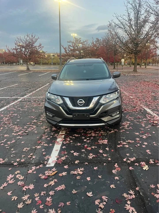 2017 Nissan Rogue - Image 4 of 4