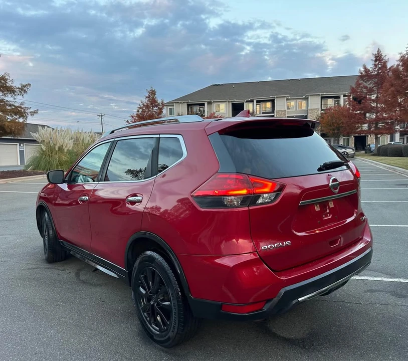 2017 Nissan Rogue - Image 3 of 7