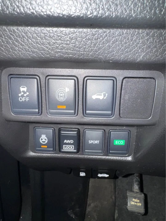 2017 Nissan Rogue - Image 14 of 20