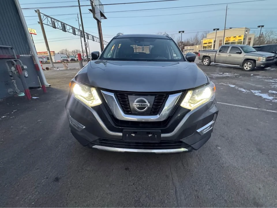 2017 Nissan Rogue - Image 2 of 20