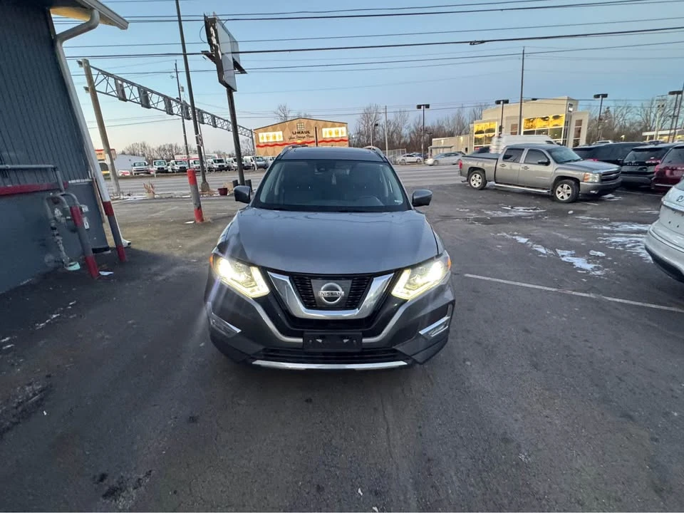 2017 Nissan Rogue - Image 15 of 20