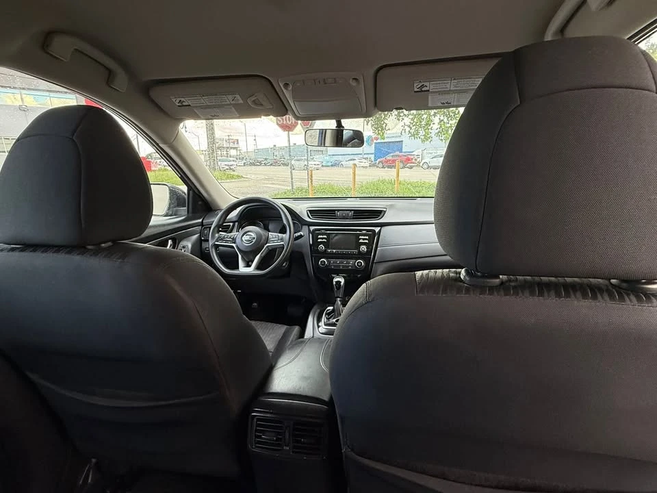 2017 Nissan Rogue - Image 11 of 16