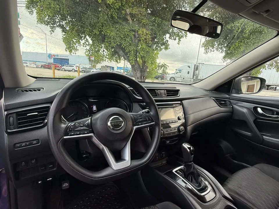 2017 Nissan Rogue - Image 14 of 16