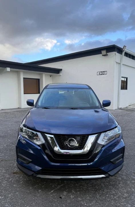 2017 Nissan Rogue - Image 2 of 16