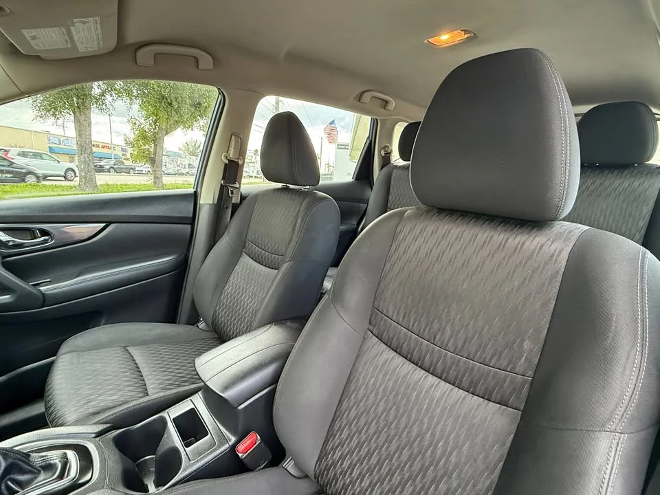 2017 Nissan Rogue - Image 13 of 16