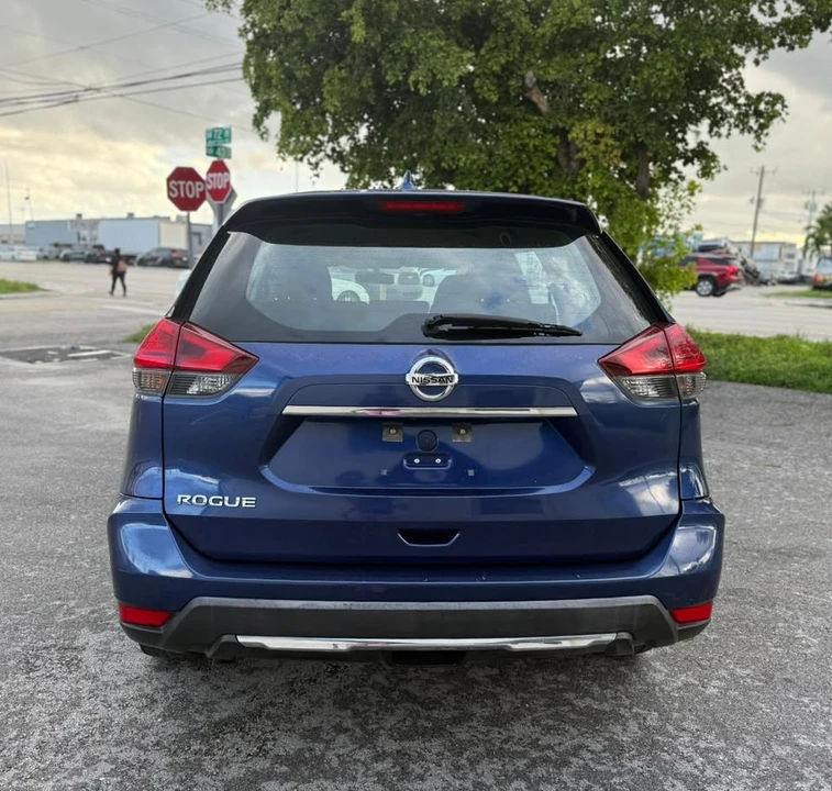 2017 Nissan Rogue - Image 6 of 16