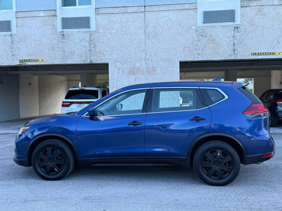 2017 Nissan Rogue - Image 8 of 15