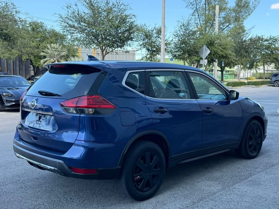 2017 Nissan Rogue - Image 5 of 15