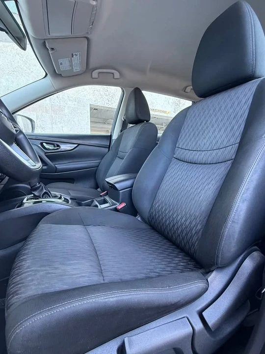 2017 Nissan Rogue - Image 9 of 15