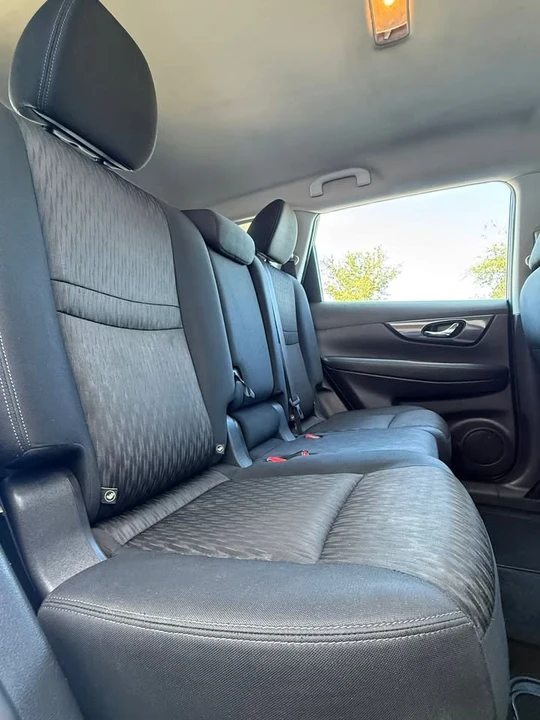 2017 Nissan Rogue - Image 12 of 15