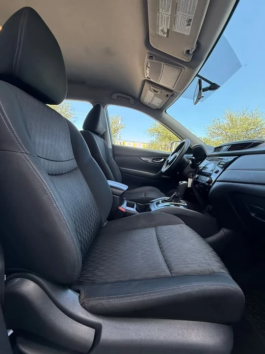 2017 Nissan Rogue - Image 14 of 15
