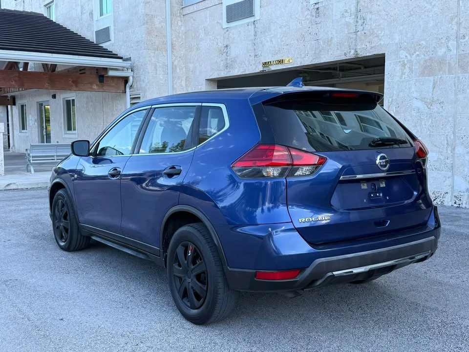 2017 Nissan Rogue - Image 7 of 15