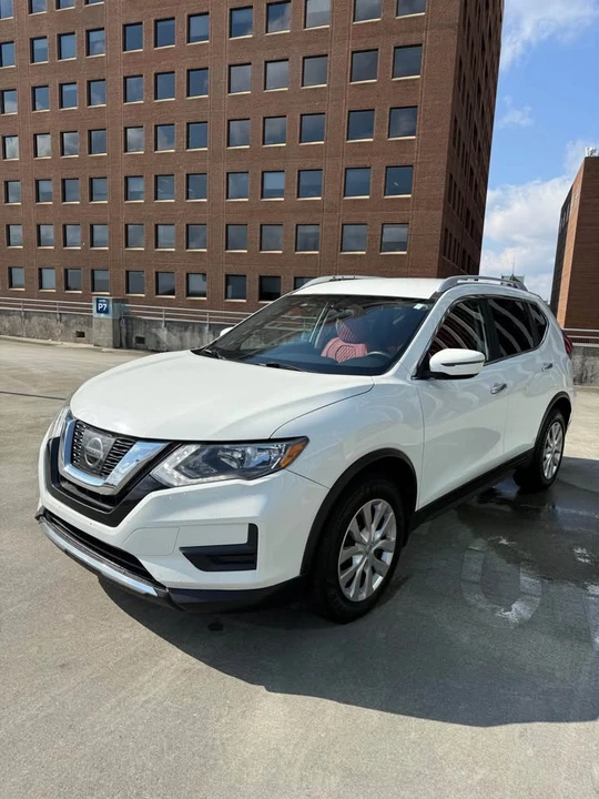 2017 Nissan Rogue - Image 9 of 20