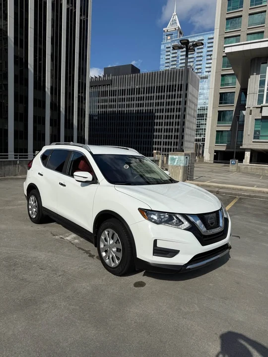 2017 Nissan Rogue - Image 6 of 20