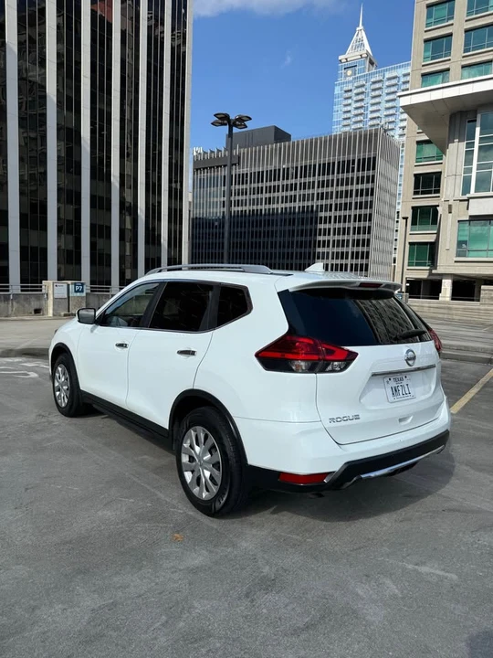2017 Nissan Rogue - Image 12 of 20
