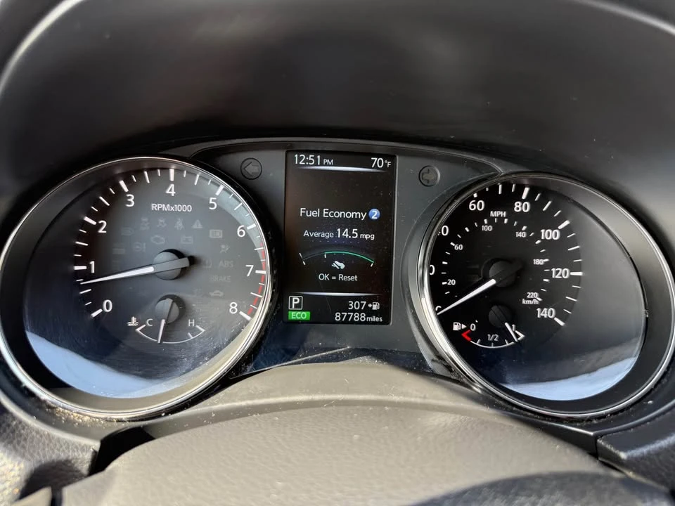 2017 Nissan Rogue - Image 19 of 20