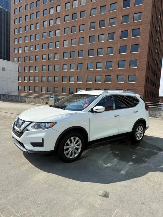 2017 Nissan Rogue - Image 5 of 20