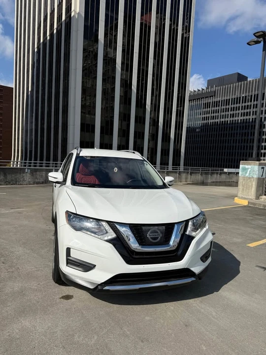2017 Nissan Rogue - Image 3 of 11