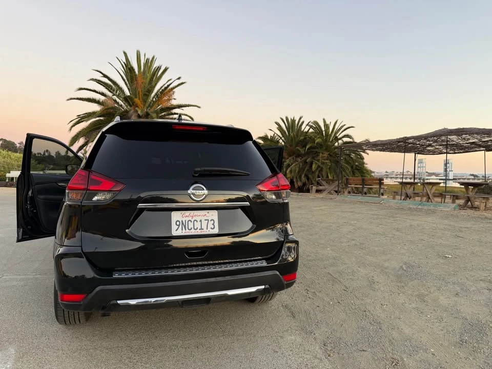 2017 Nissan Rogue - Image 7 of 18