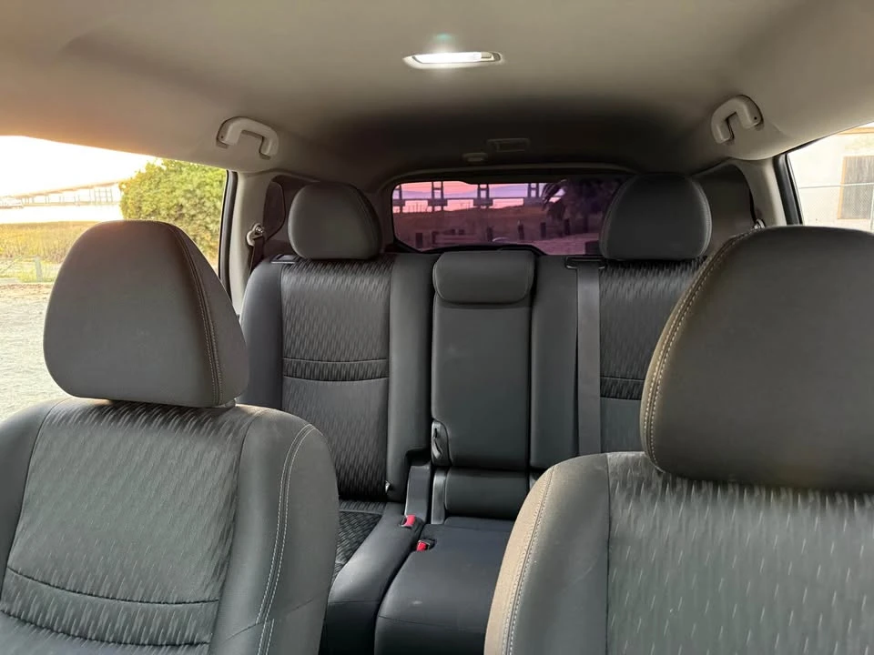 2017 Nissan Rogue - Image 12 of 18