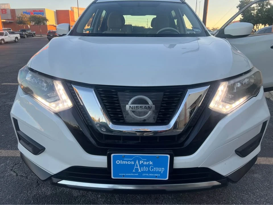 2017 Nissan Rogue - Image 3 of 8