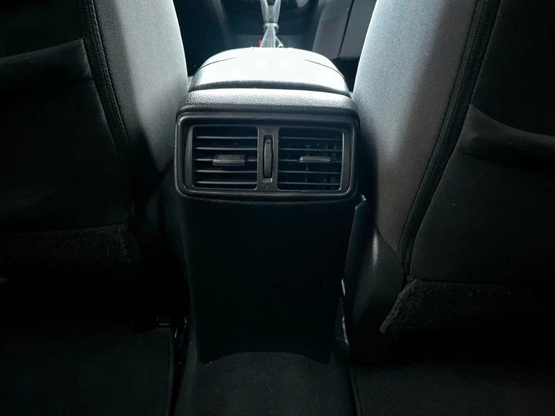 2017 Nissan Rogue - Image 18 of 20