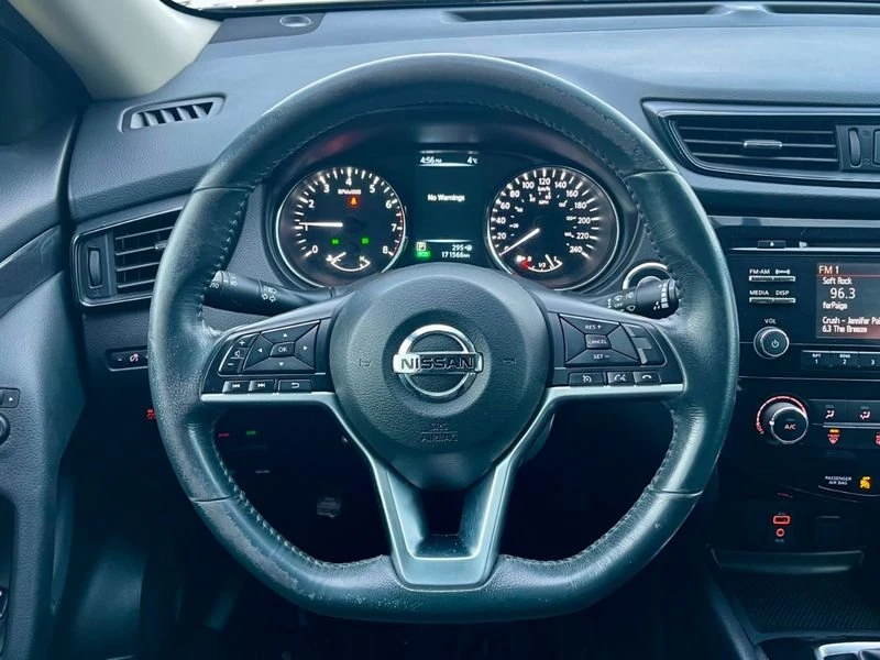 2017 Nissan Rogue - Image 12 of 20