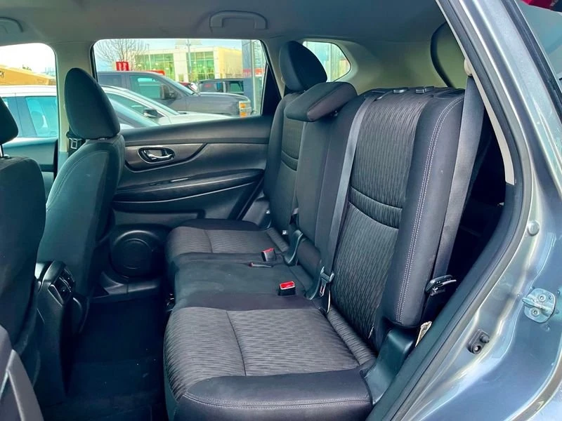 2017 Nissan Rogue - Image 19 of 20
