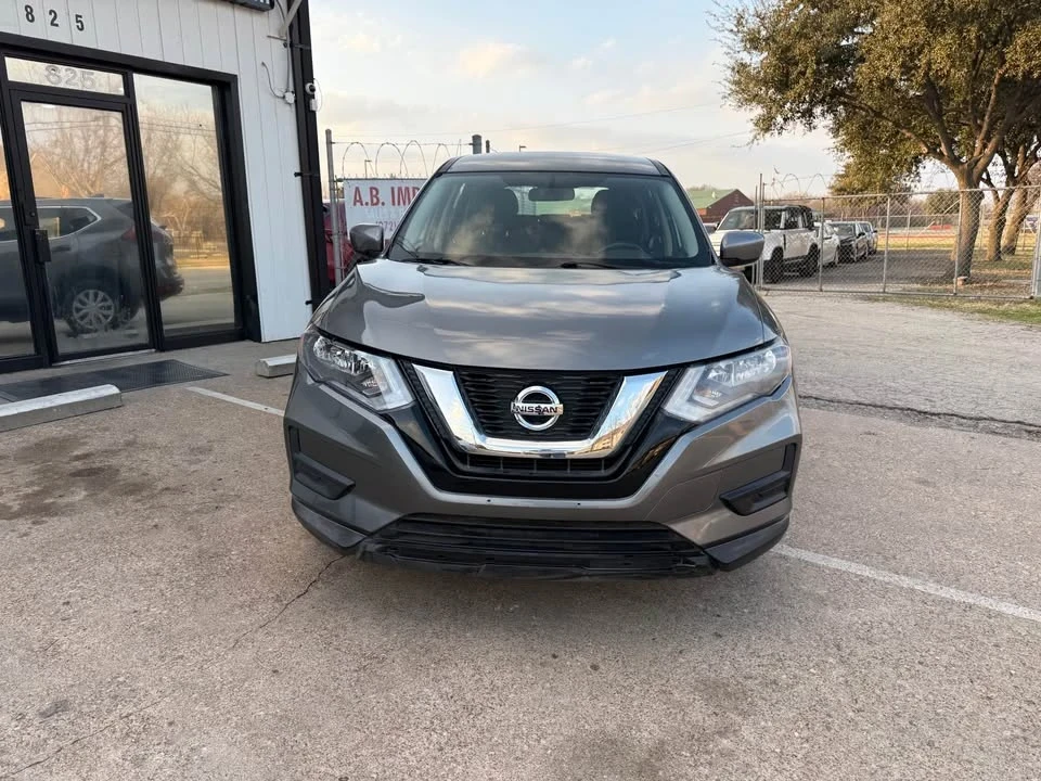 2017 Nissan Rogue - Image 2 of 12