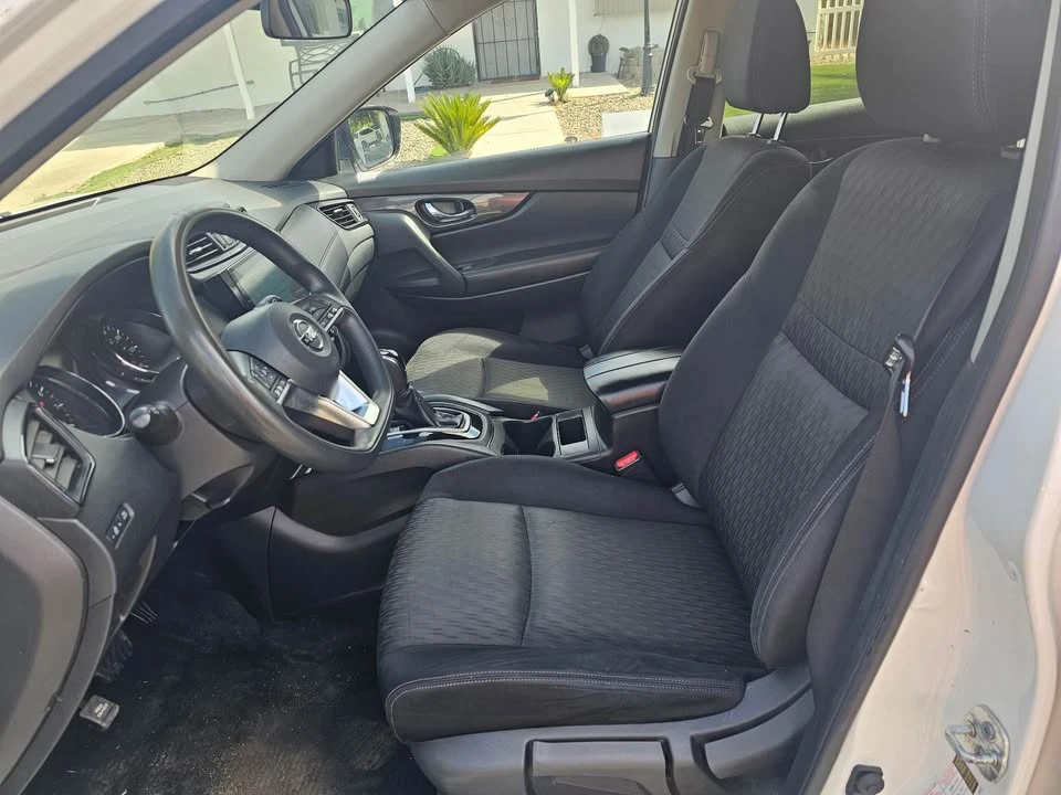2017 Nissan Rogue - Image 5 of 14