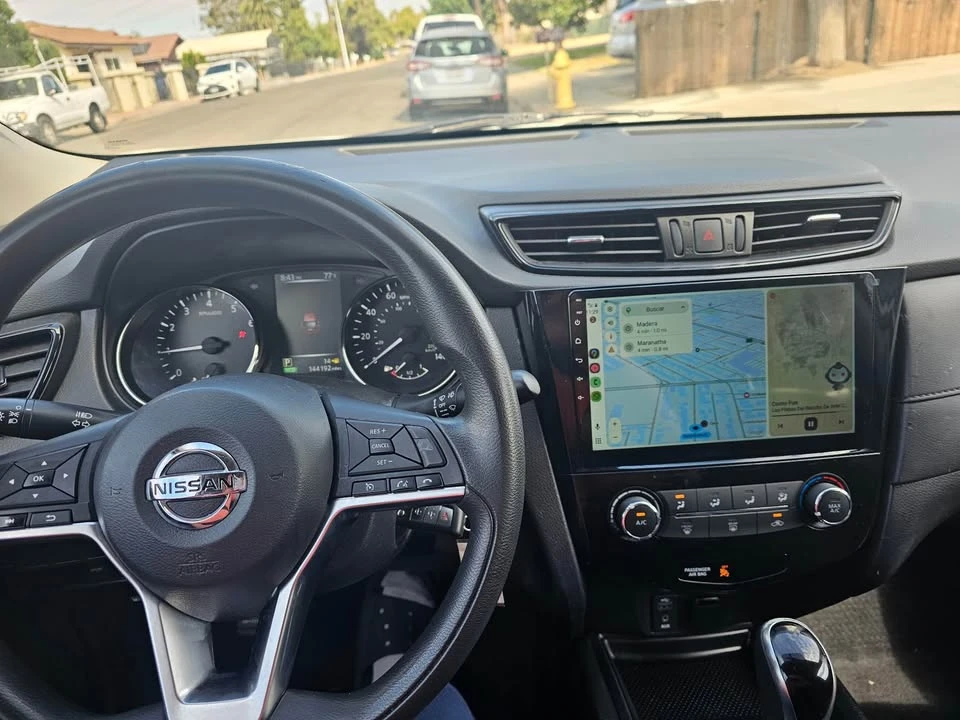 2017 Nissan Rogue - Image 4 of 14
