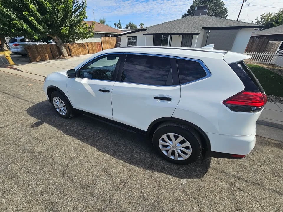 2017 Nissan Rogue - Image 14 of 14
