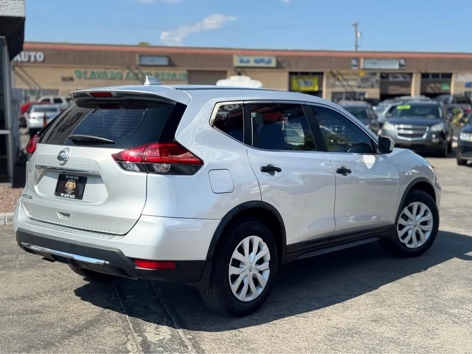 2017 Nissan Rogue - Image 4 of 15